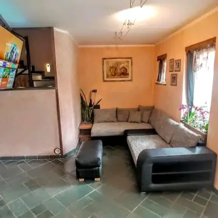 Panoramica - 200mq - - Giardino Privato - 0039-34893-66818 Aosta