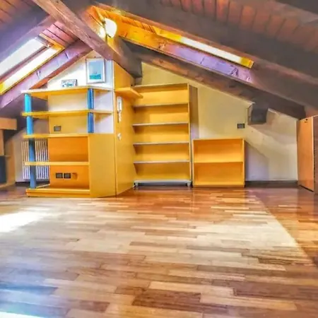 Villa Panoramica - 200mq - - Giardino Privato - 0039-34893-66818 *